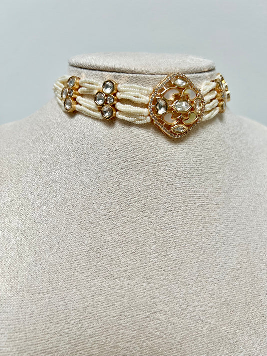 MEELA - Mother of pearl kundan stone choker in rose gold plating, with matching stud earrings N3280