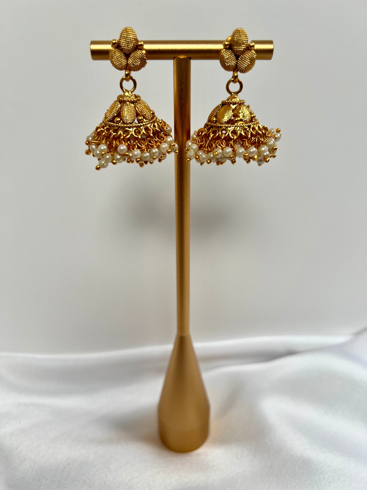 Antique plain gold plated earring E3018