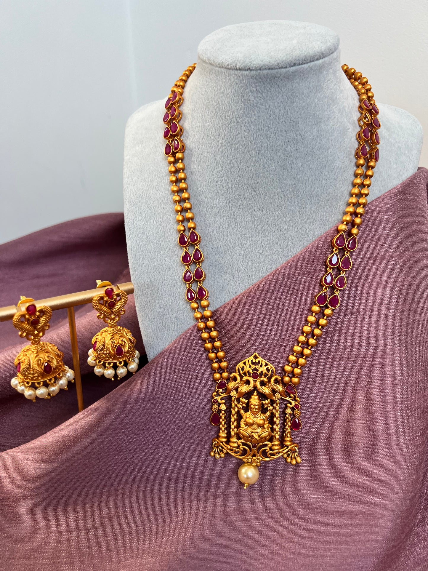 Antique temple necklace set in ruby with matching earrings N3006