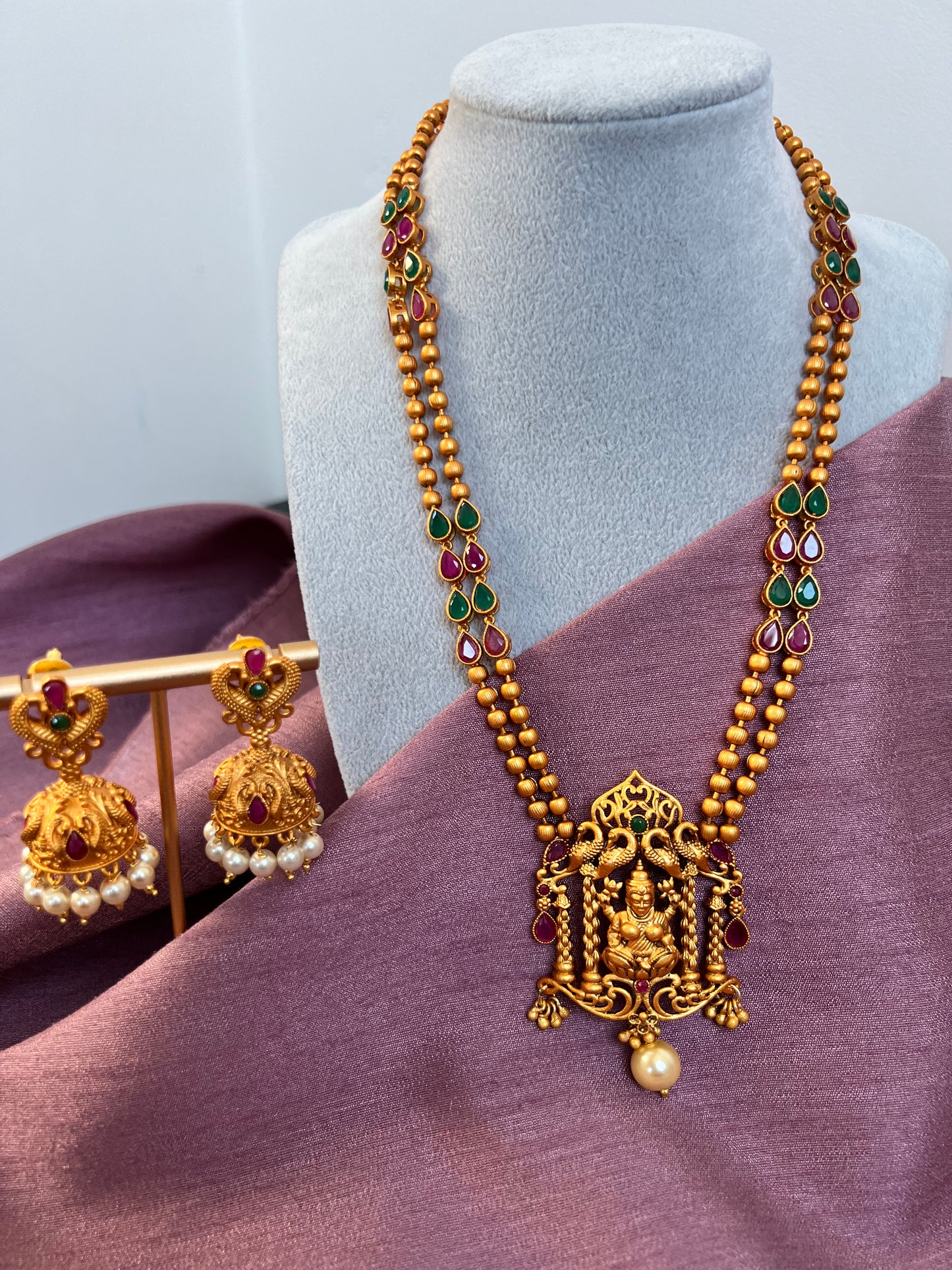 Antique temple rubygreen necklace set with matching earrings N3007