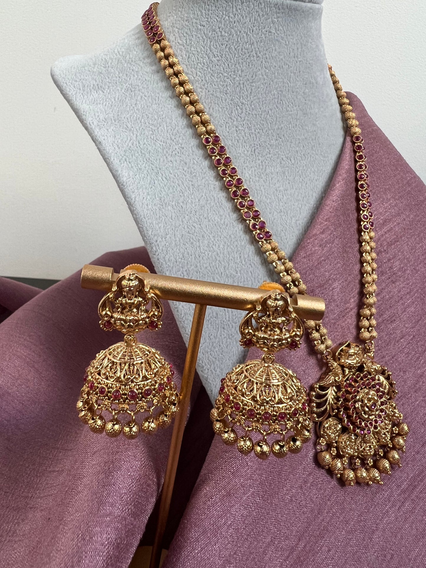 Temple antique matte gold plated ruby necklace set with matching earrings N3023