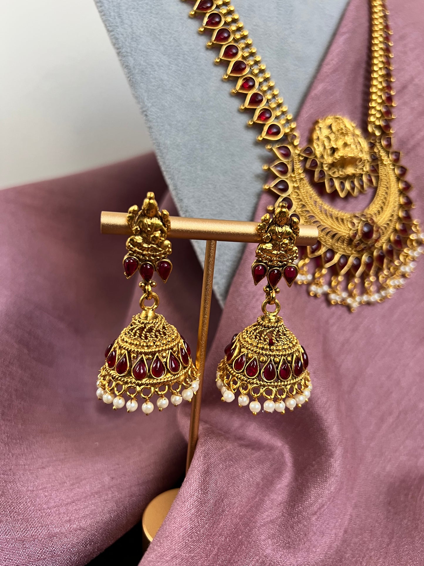 Temple antique ruby gold necklace set with matching earrings N3004