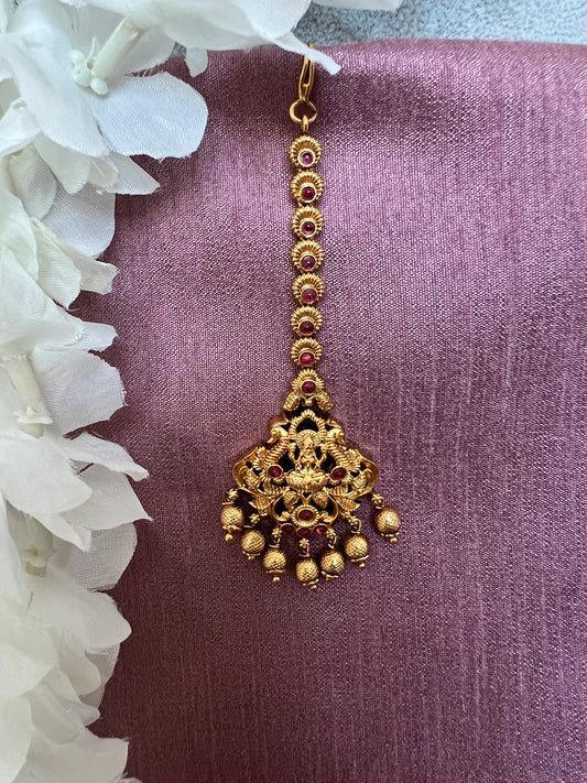 Antique temple ruby gold plated tikka T3016