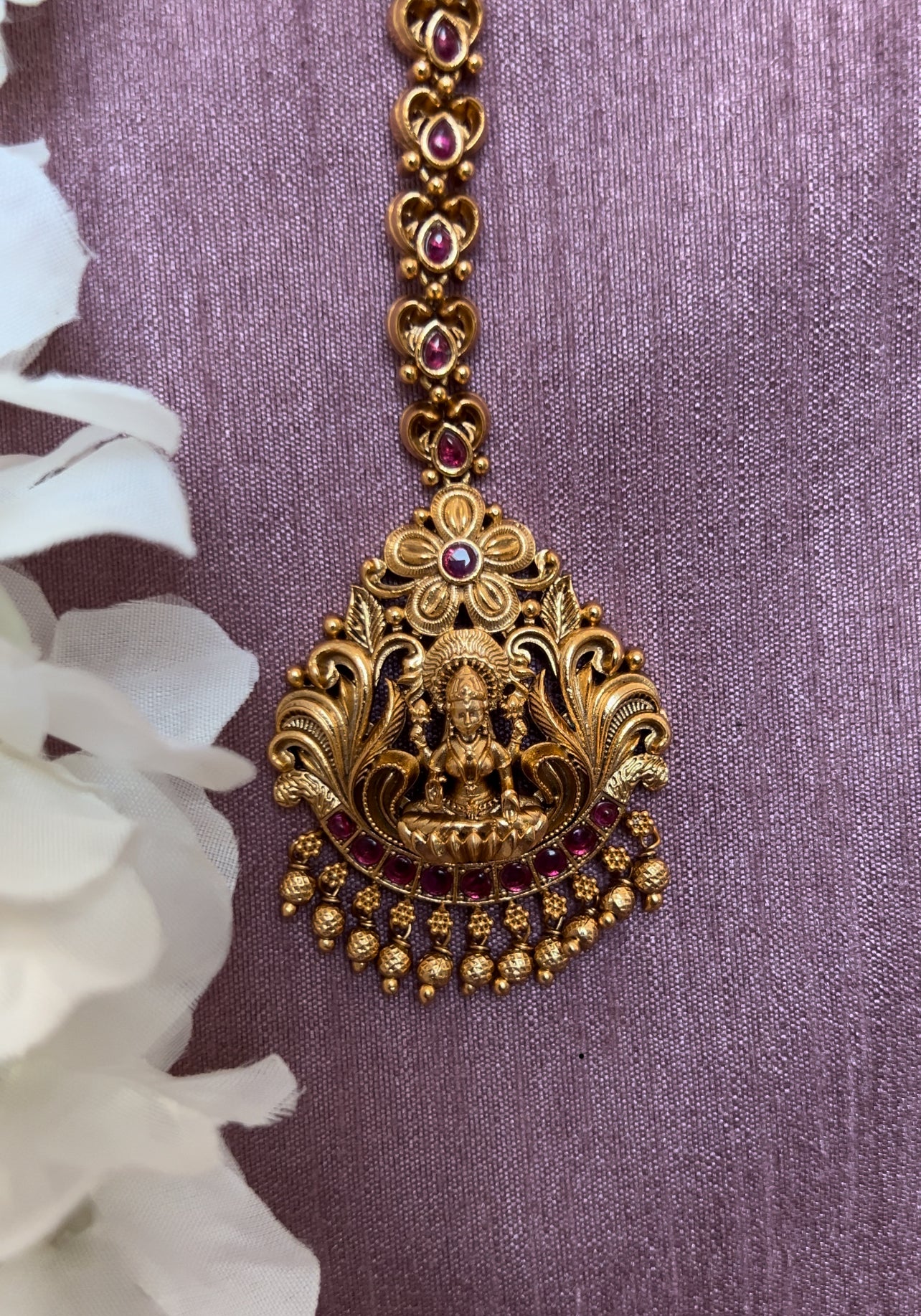 Antique temple gold plated tikka in ruby T3014