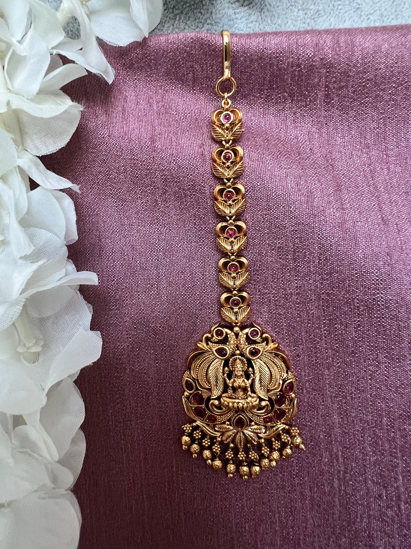 Antique gold plated ruby stoned tikka T3013