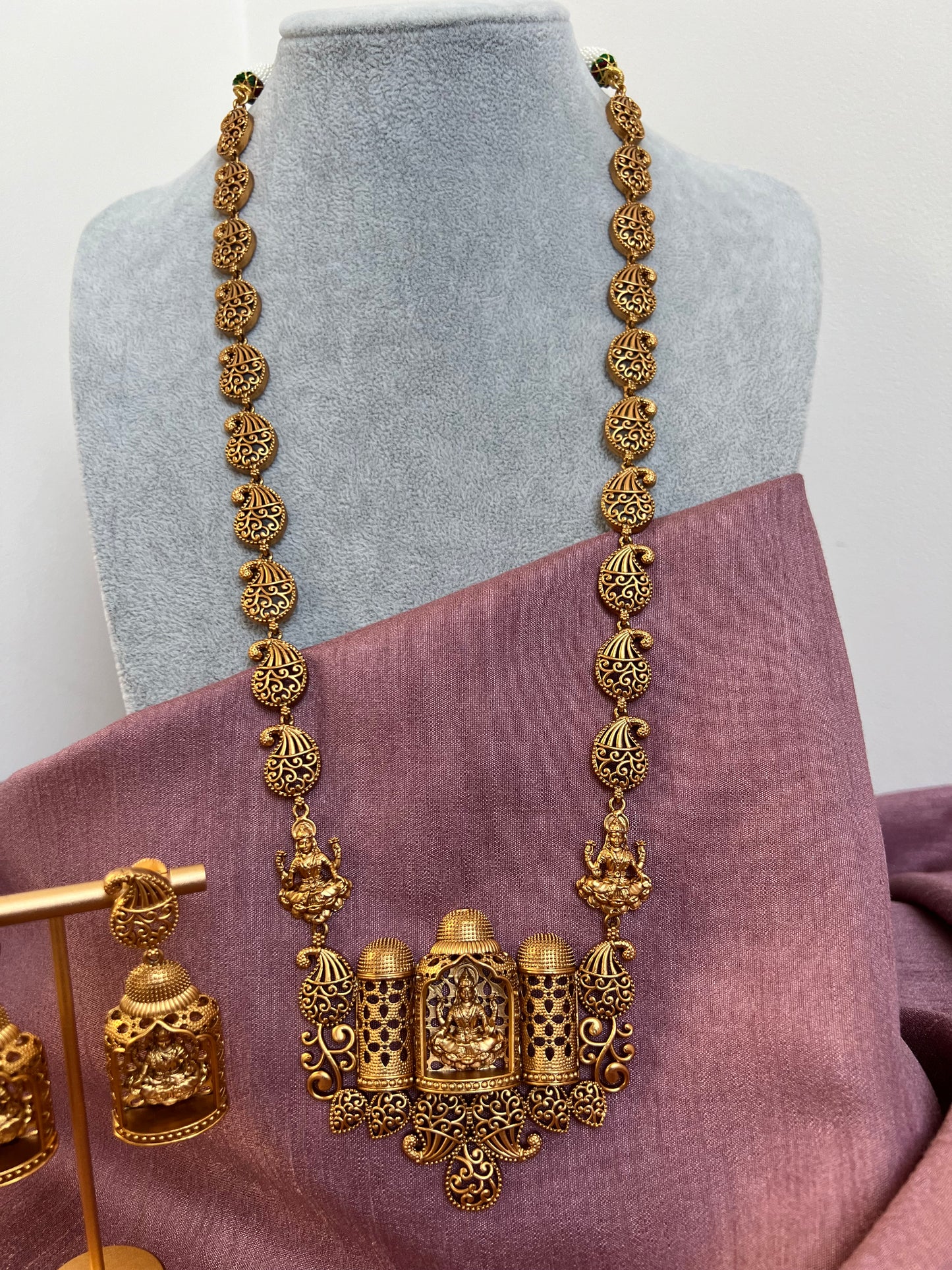 Antique temple matte gold plated long necklace N3061
