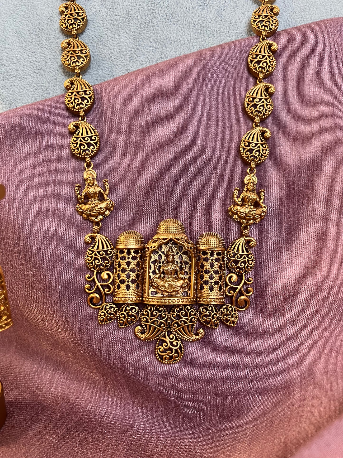Antique temple matte gold plated long necklace N3061