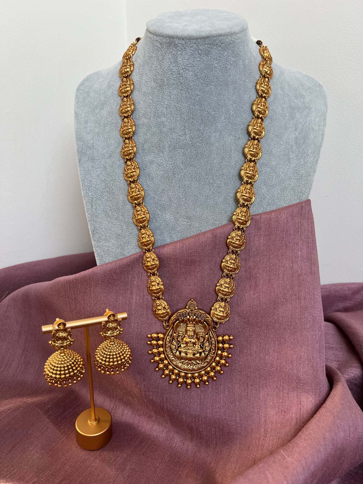 Antique long gold plated necklace N3058