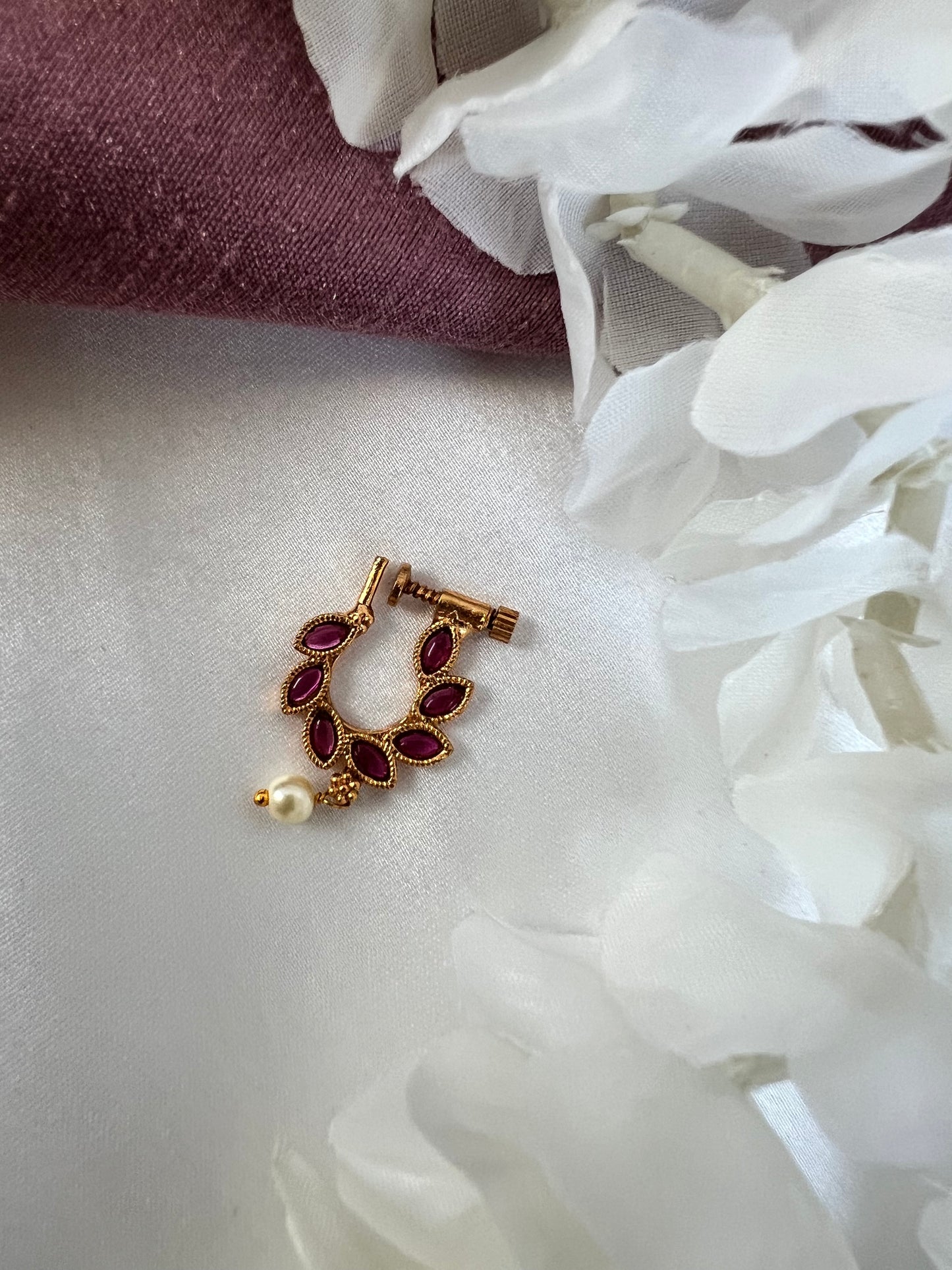 Antique oval shaped gold plated ruby nosering NR3005