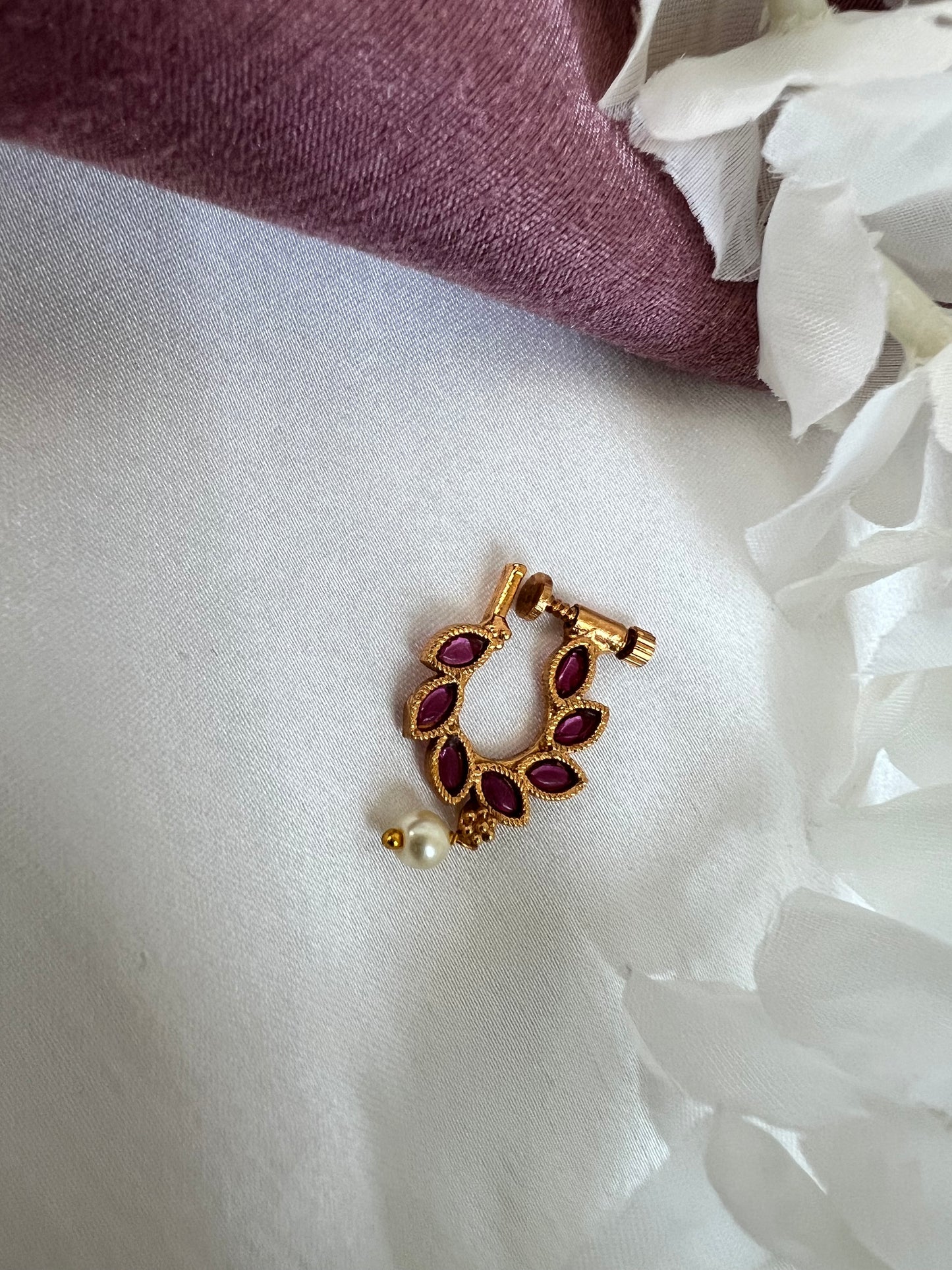 Antique oval shaped gold plated ruby nosering NR3005