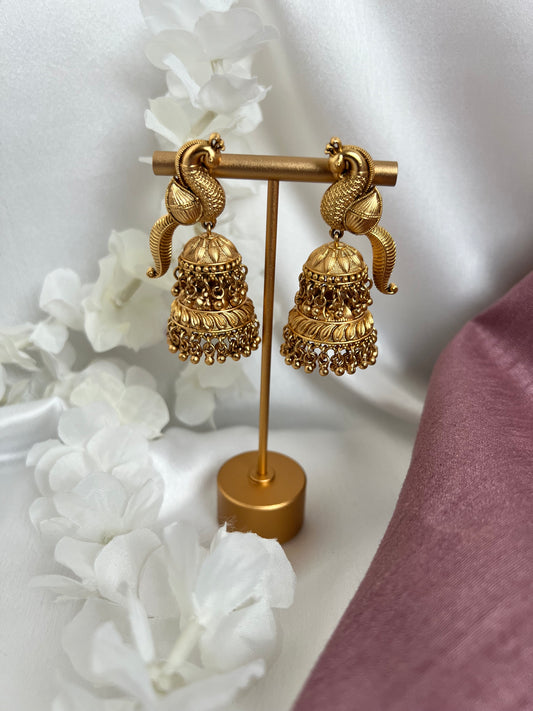 Antique peacock earring with matte gold plating E3016