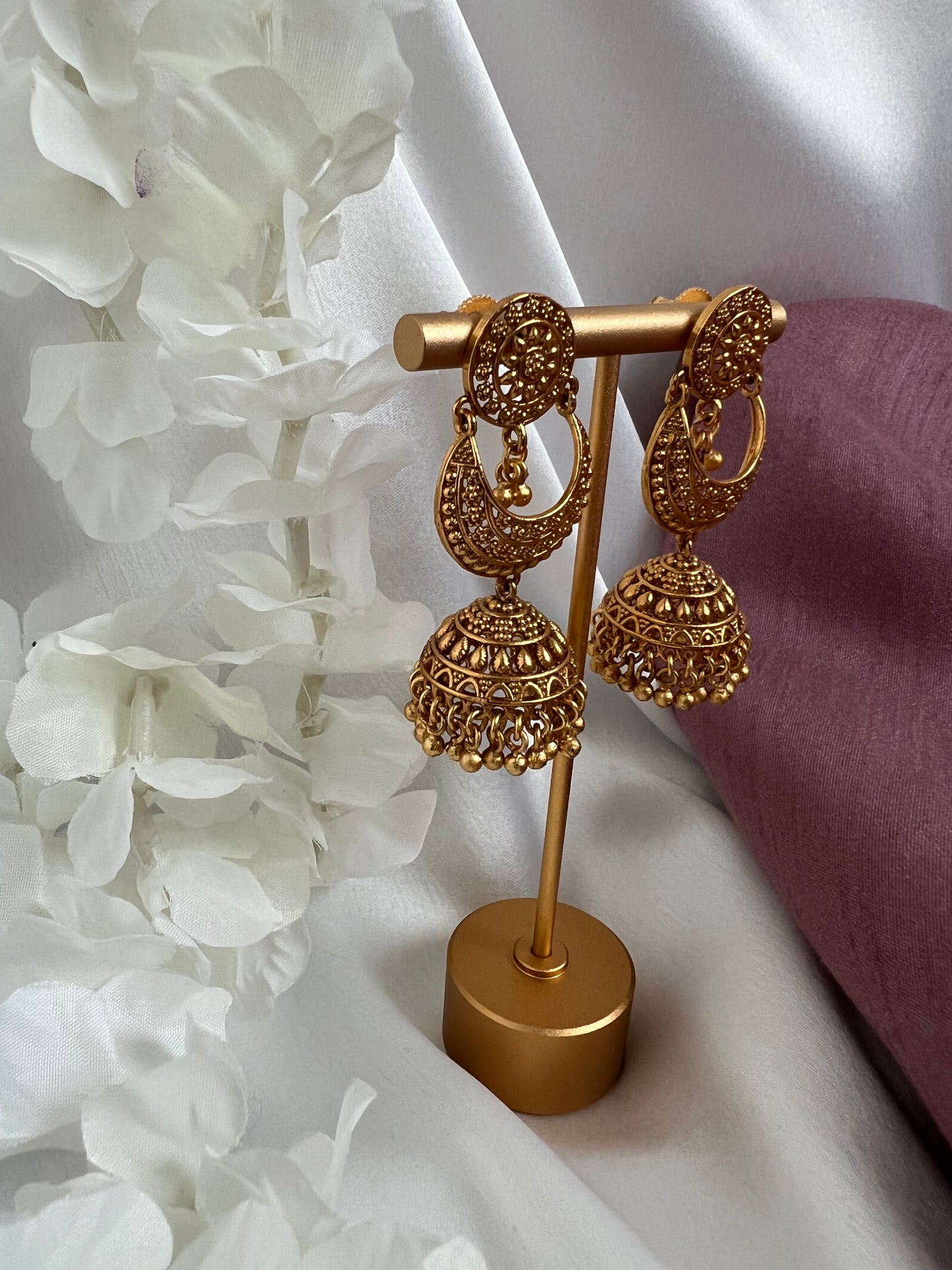 Antique matte gold plated jhumka earrings E3003