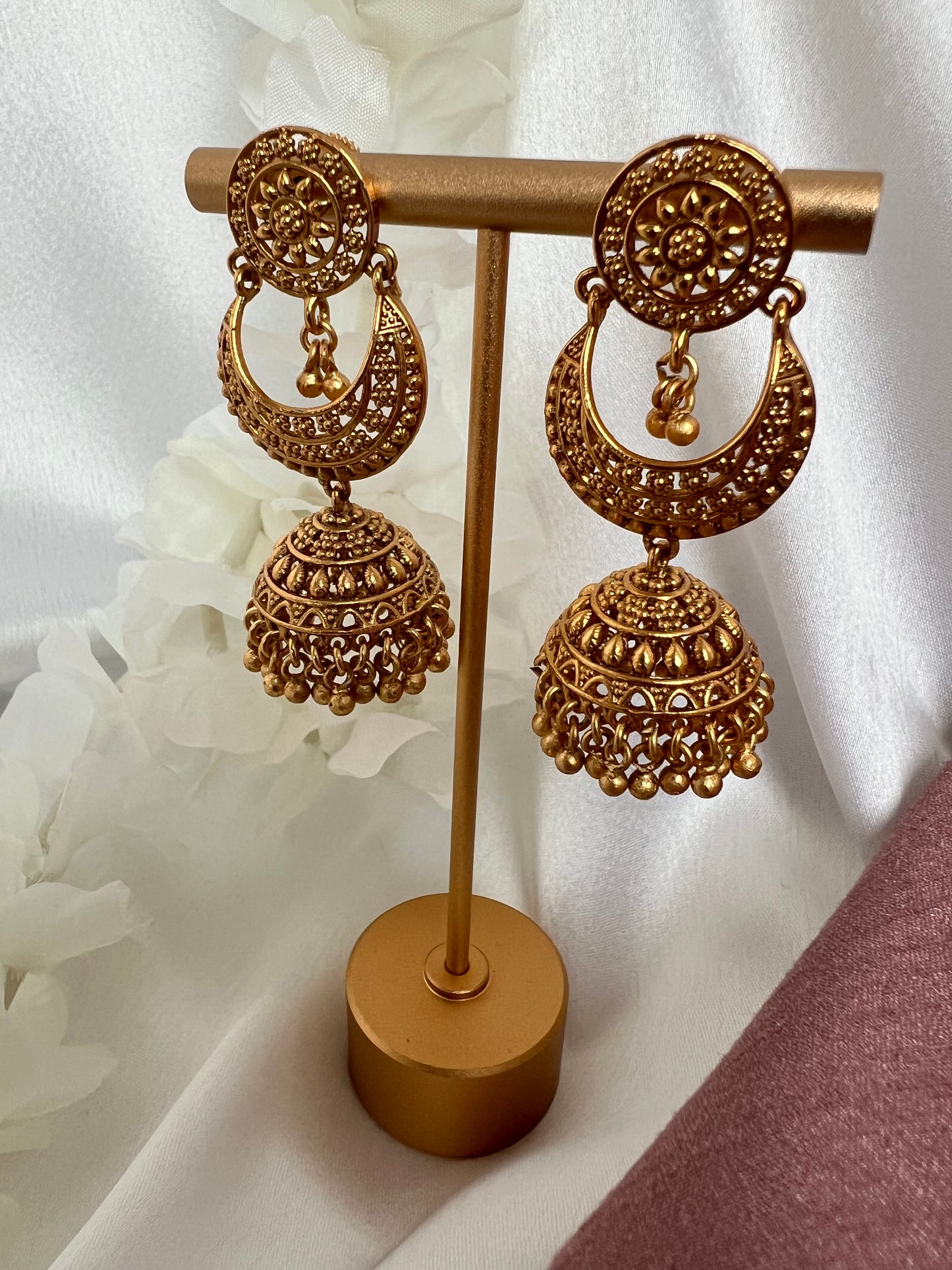 Antique matte gold plated jhumka earrings E3003