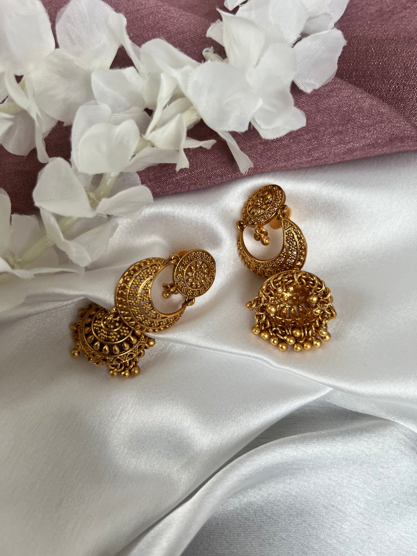 Antique matte gold plated jhumka earrings E3003