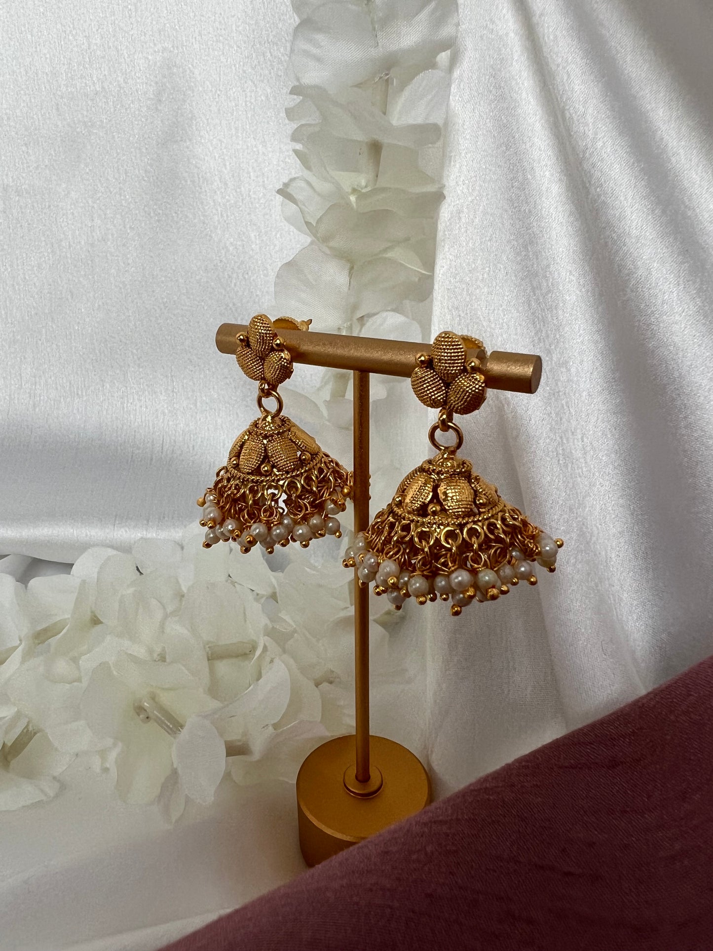 Antique plain gold plated earring E3018