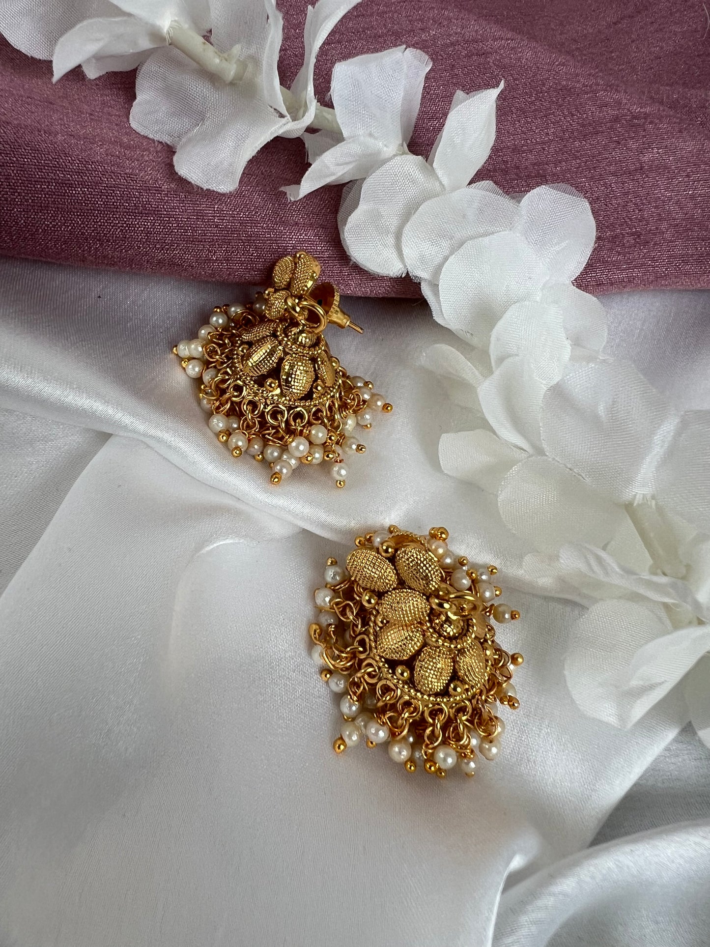 Antique plain gold plated earring E3018