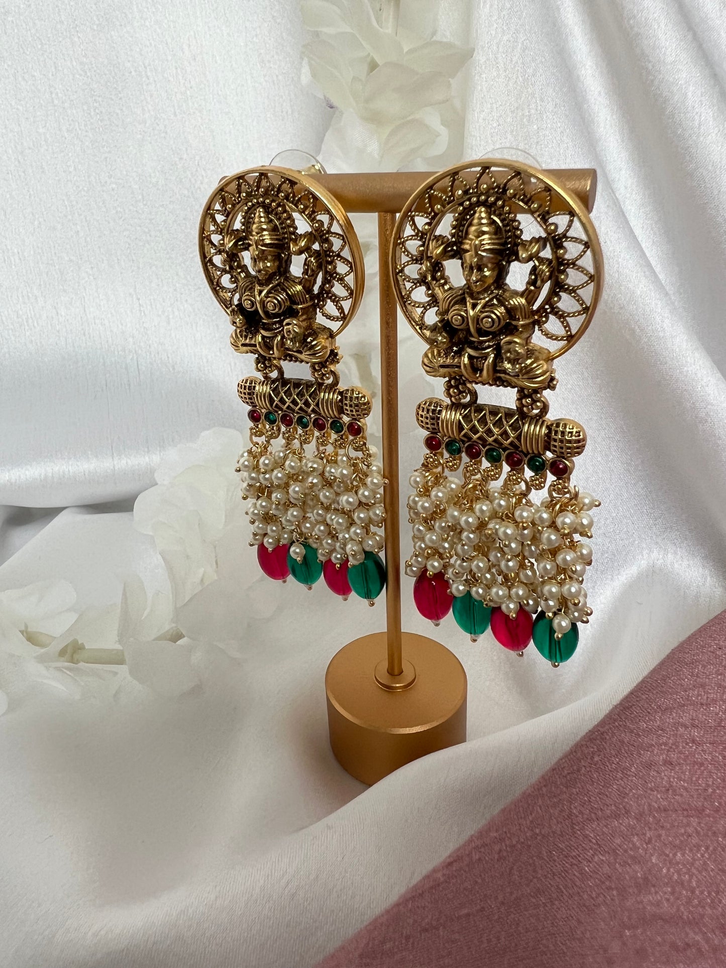 Antique temple matte gold plated  pearl earrings E3011