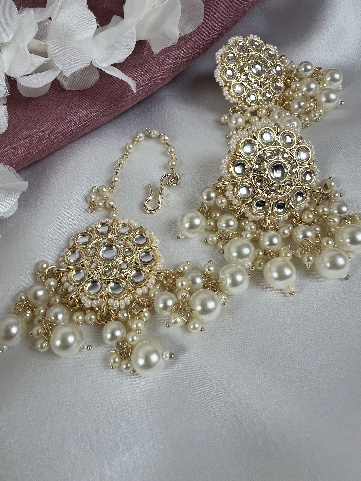 white kundan stoned ivory pearl earring and tikka set ET3004