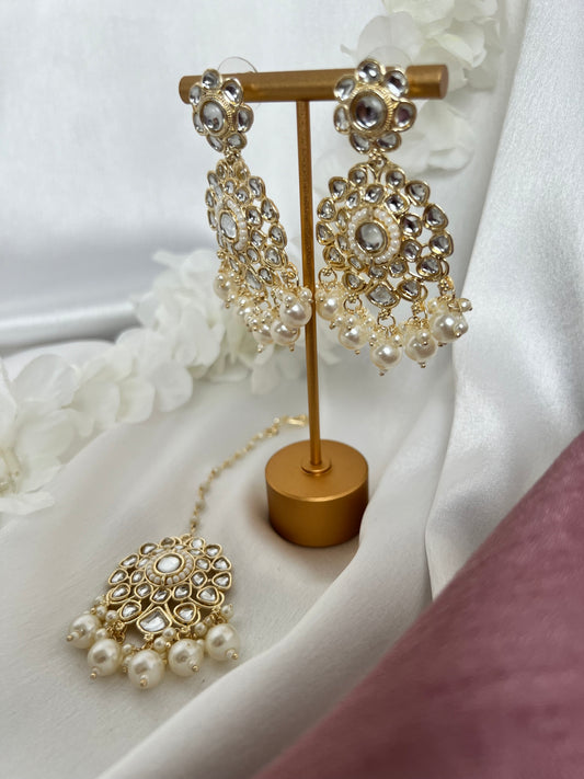 White kundan stoned earring and tikka set ET3002