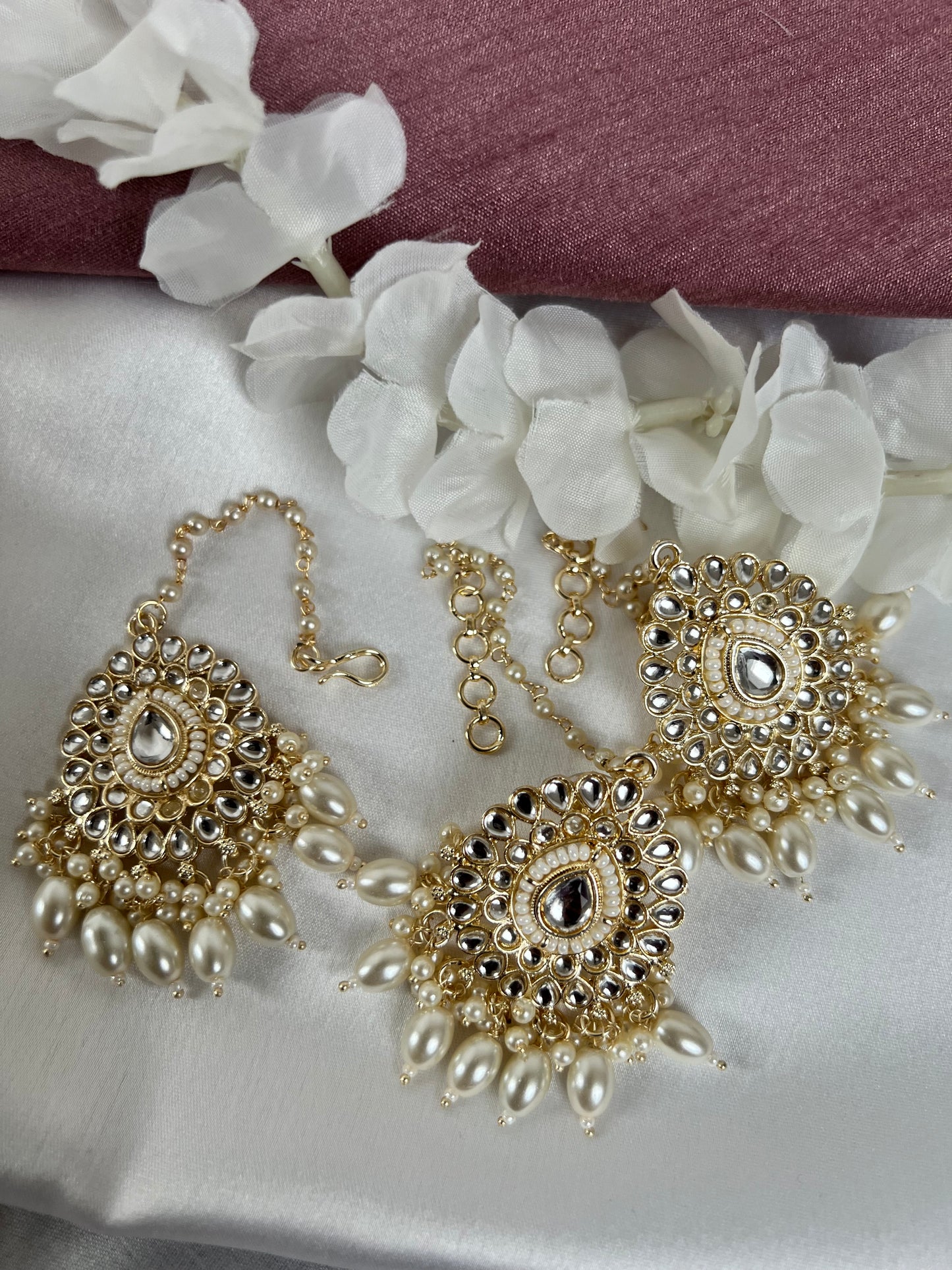 White pearl kundan stoned earring and tikka set ET3001