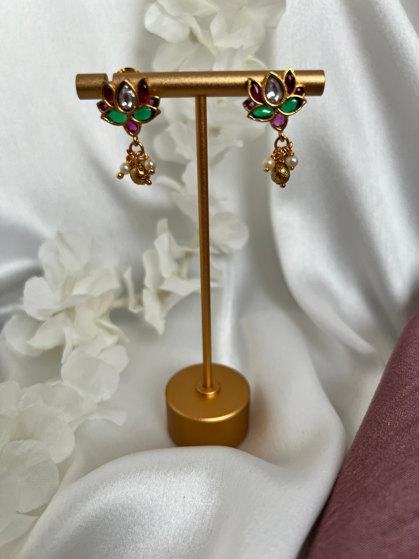 Small lotus rubygreen earrings with dangling white and golden pearls E3001