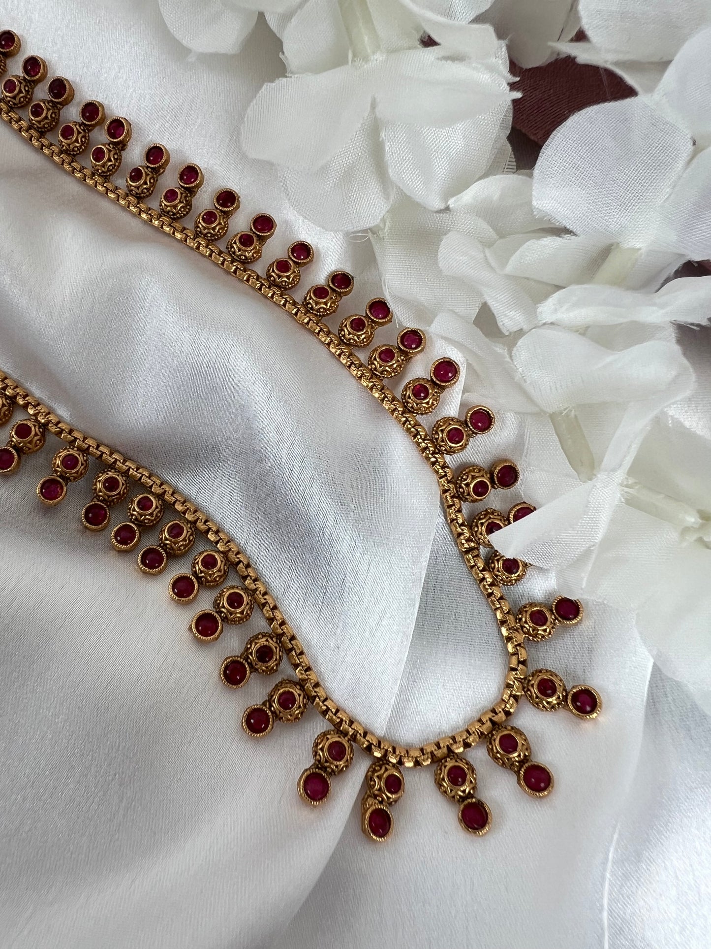 Antique waistchain with matte gold plating and ruby stones W3007