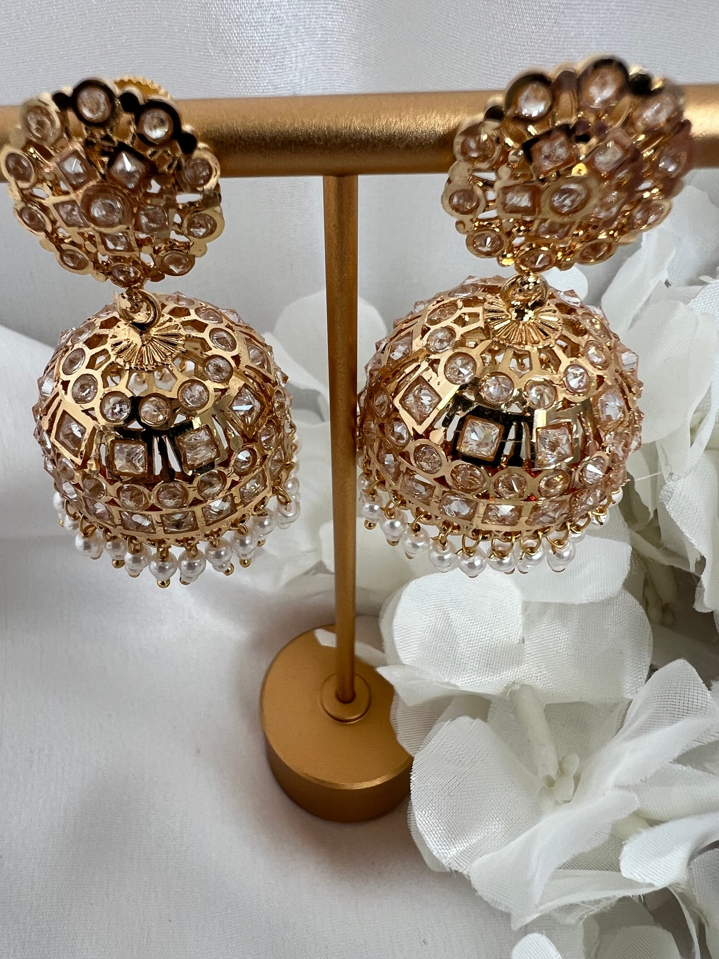 Gold plated white stone pearl jhumka earrings E3023