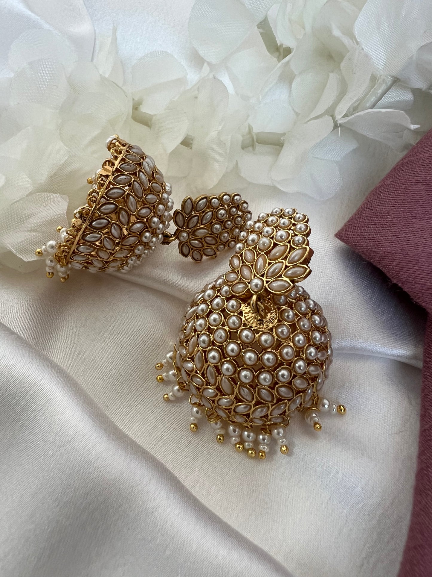 Jhumka embellished with pearls E3020