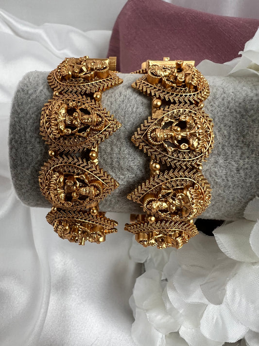 Antique Temple Bangles With Matte Gold Plating openable, set of two B3004