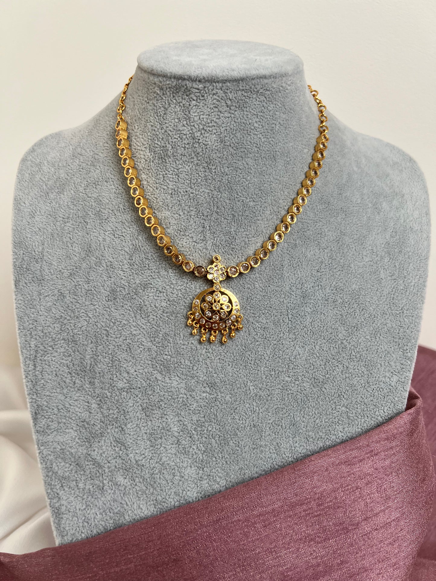 Short golden attigai with white stones N3158